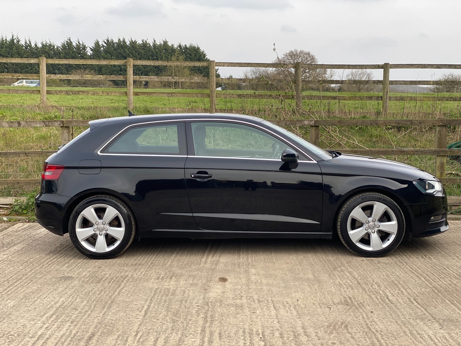 Used Audi A3 2016 for sale - 77969080: Photo 2