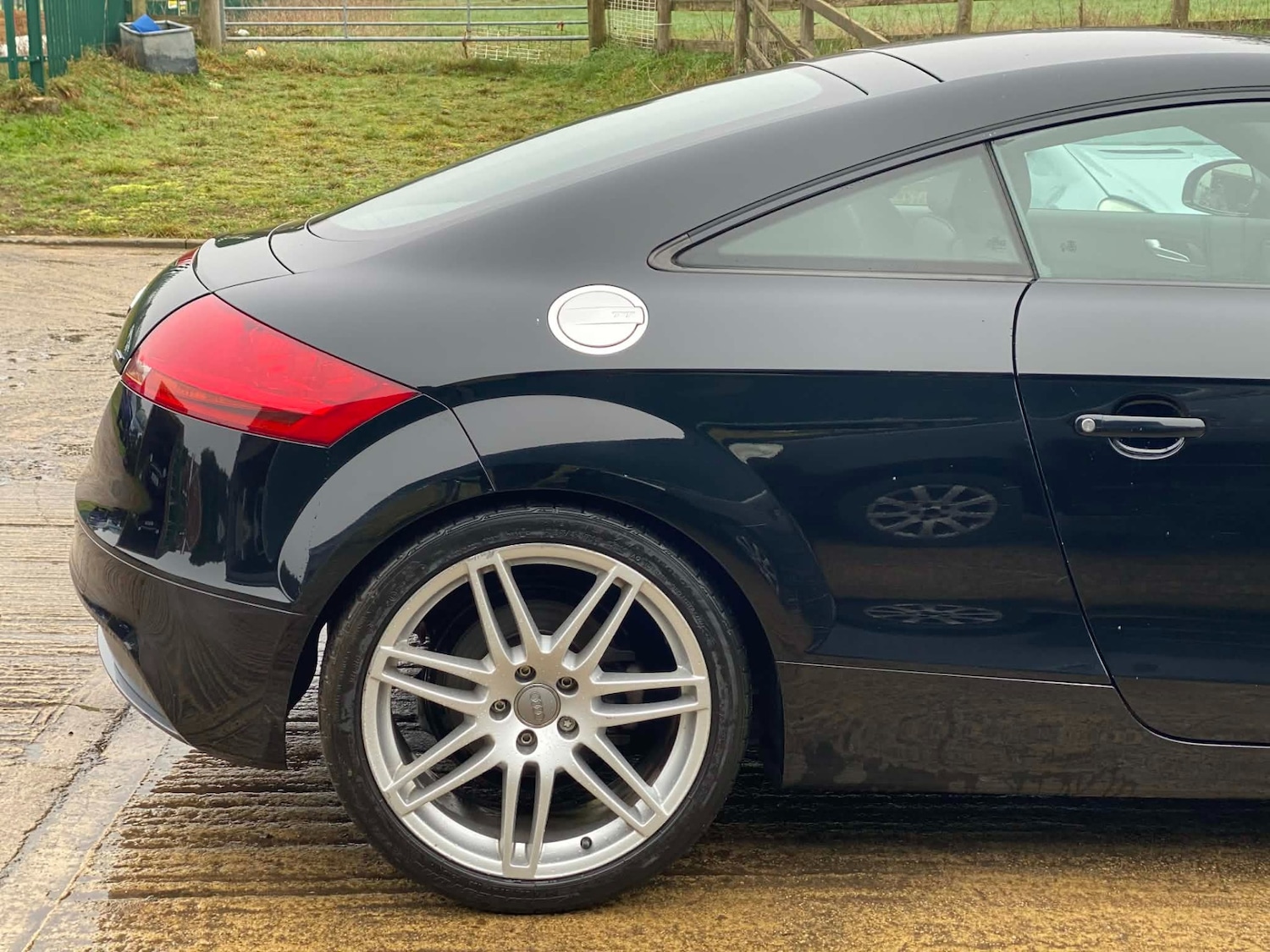 Used Audi TT 2010 for sale - 77546092: Photo 17