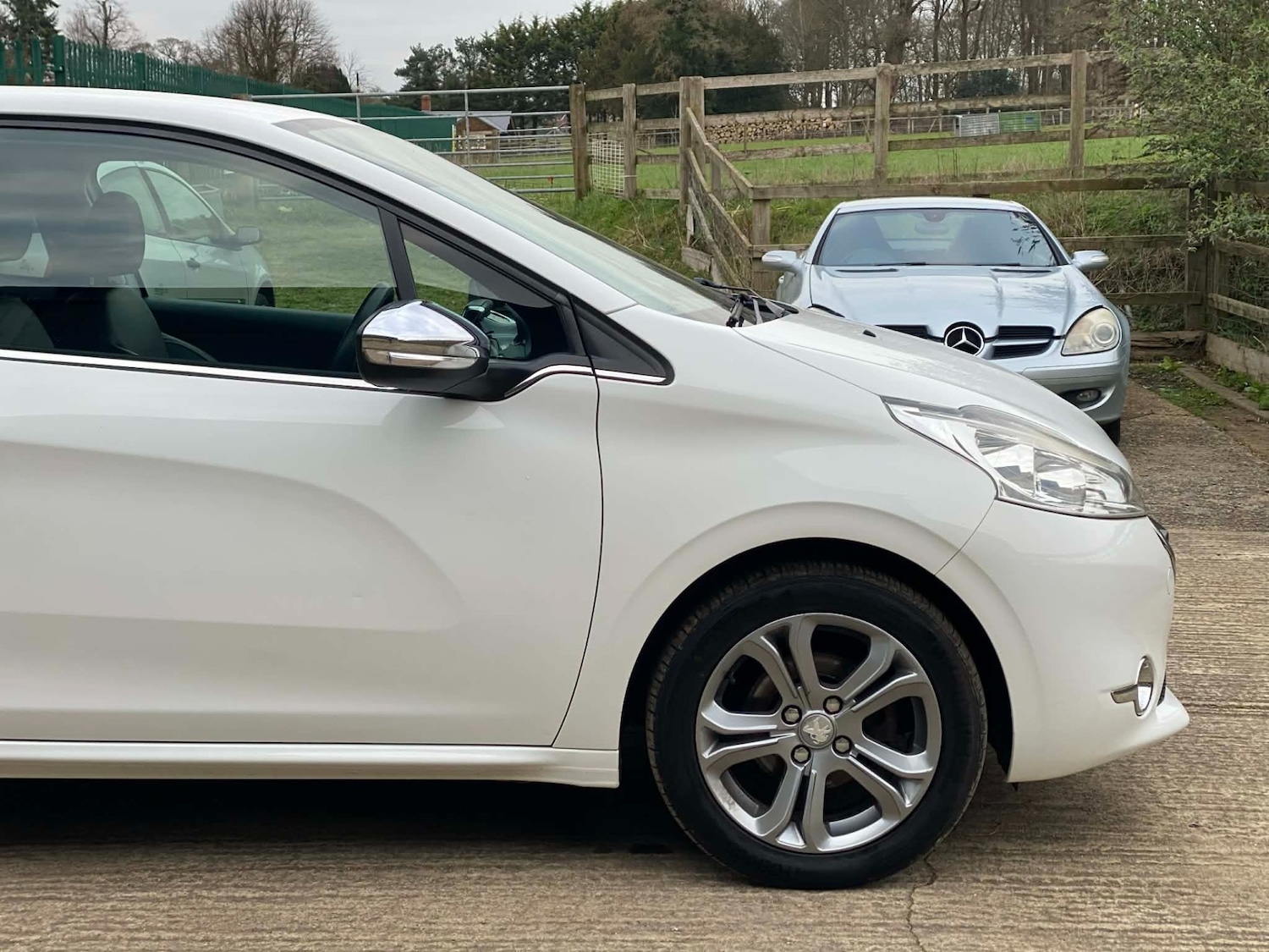 Used Peugeot 208 2014 for sale - 77735886: Photo 14