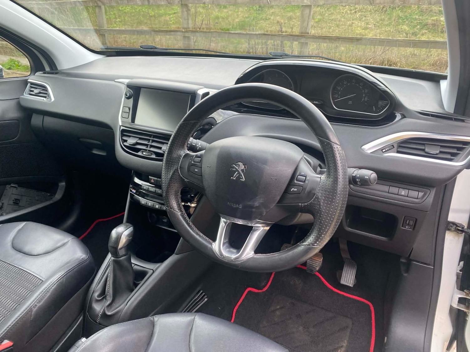 Used Peugeot 208 2014 for sale - 77735886: Photo 18