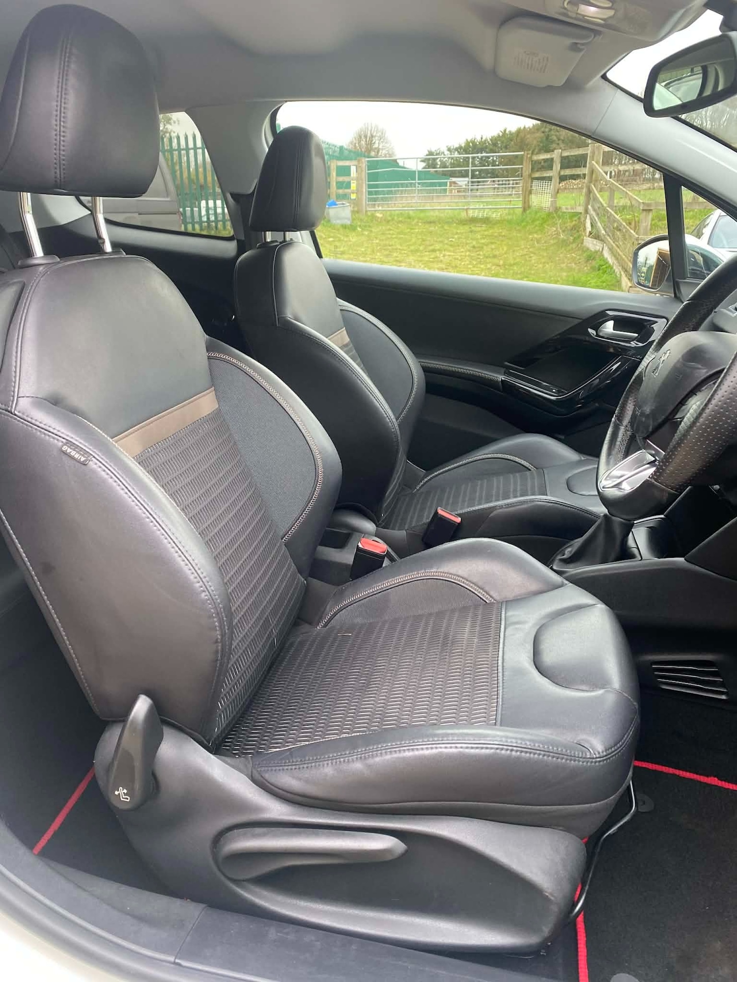 Used Peugeot 208 2014 for sale - 77735886: Photo 19