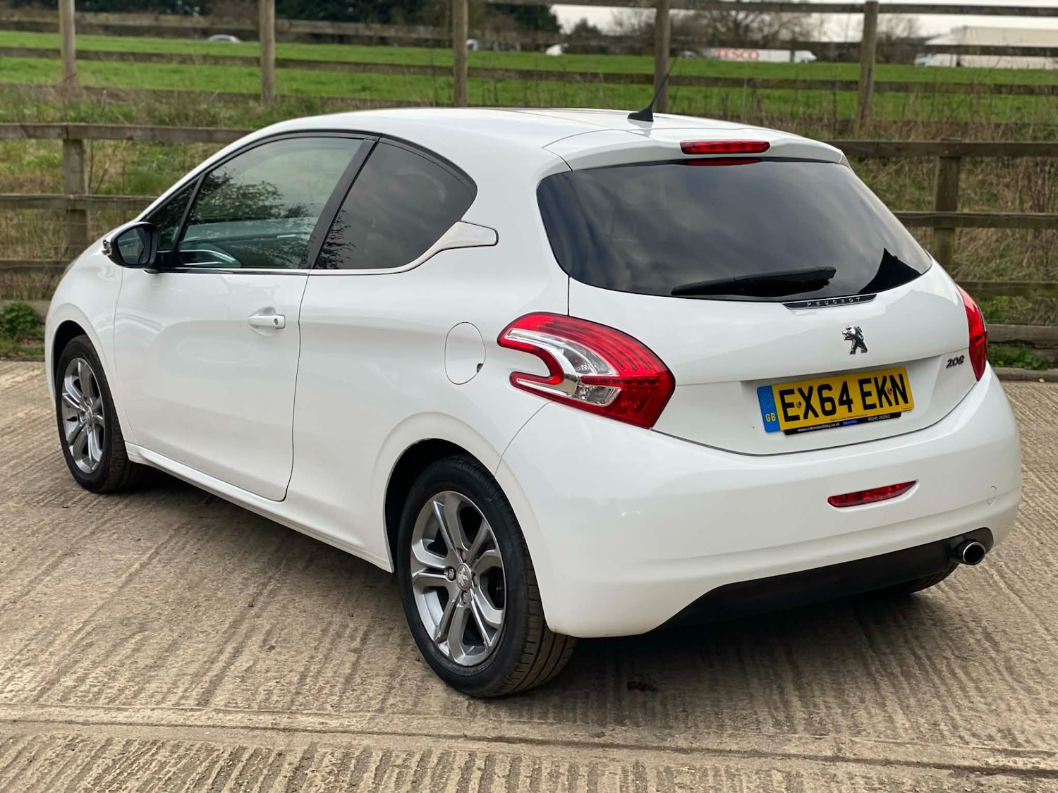 Used Peugeot 208 2014 for sale - 77735886: Photo 8