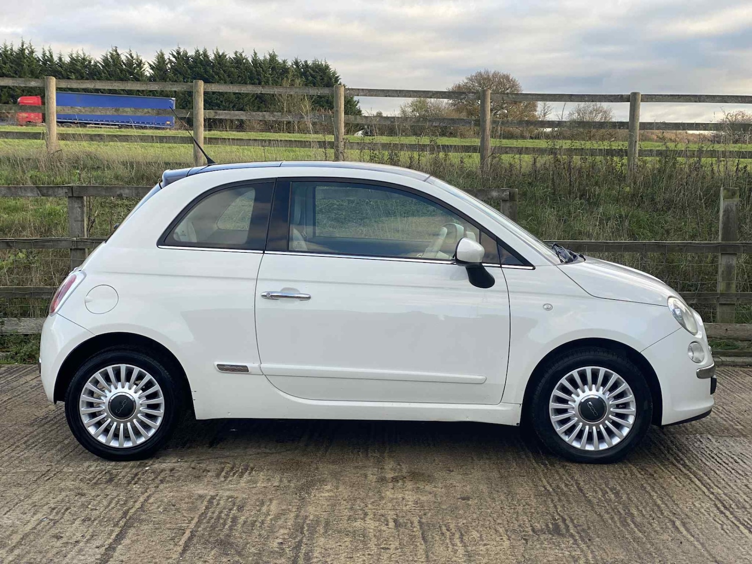 Used Fiat 500 2010 for sale - 76697313: Photo 2