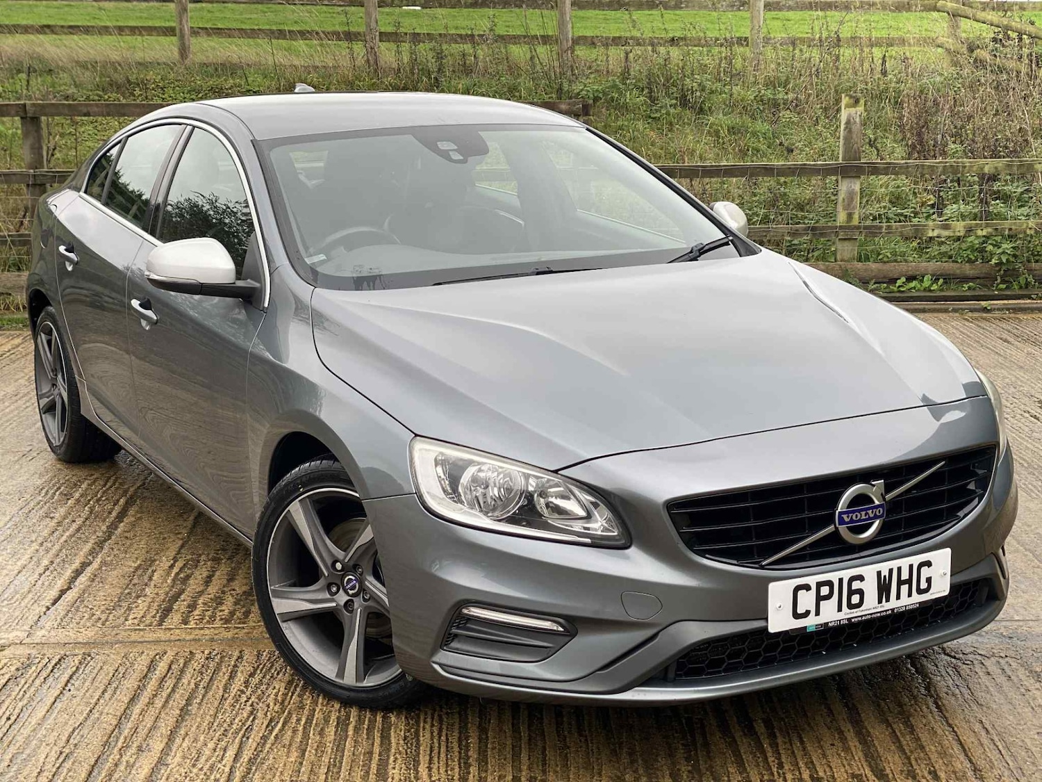 Used Volvo S60 2016 for sale - 76698946: Photo 1