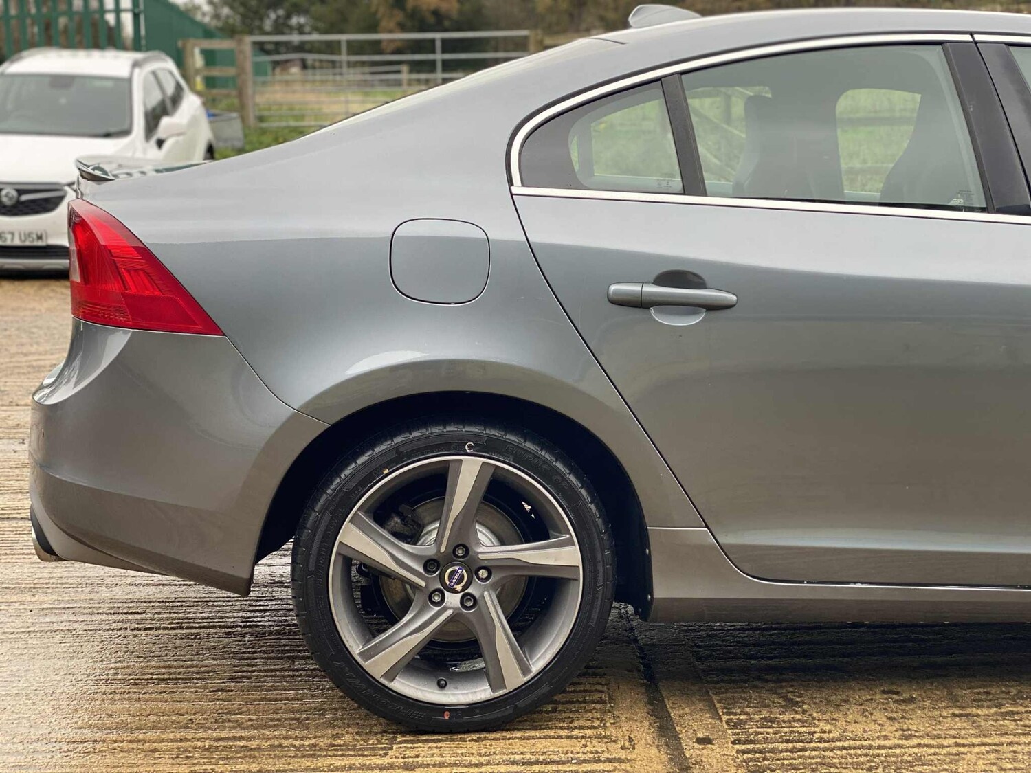 Used Volvo S60 2016 for sale - 76698946: Photo 15