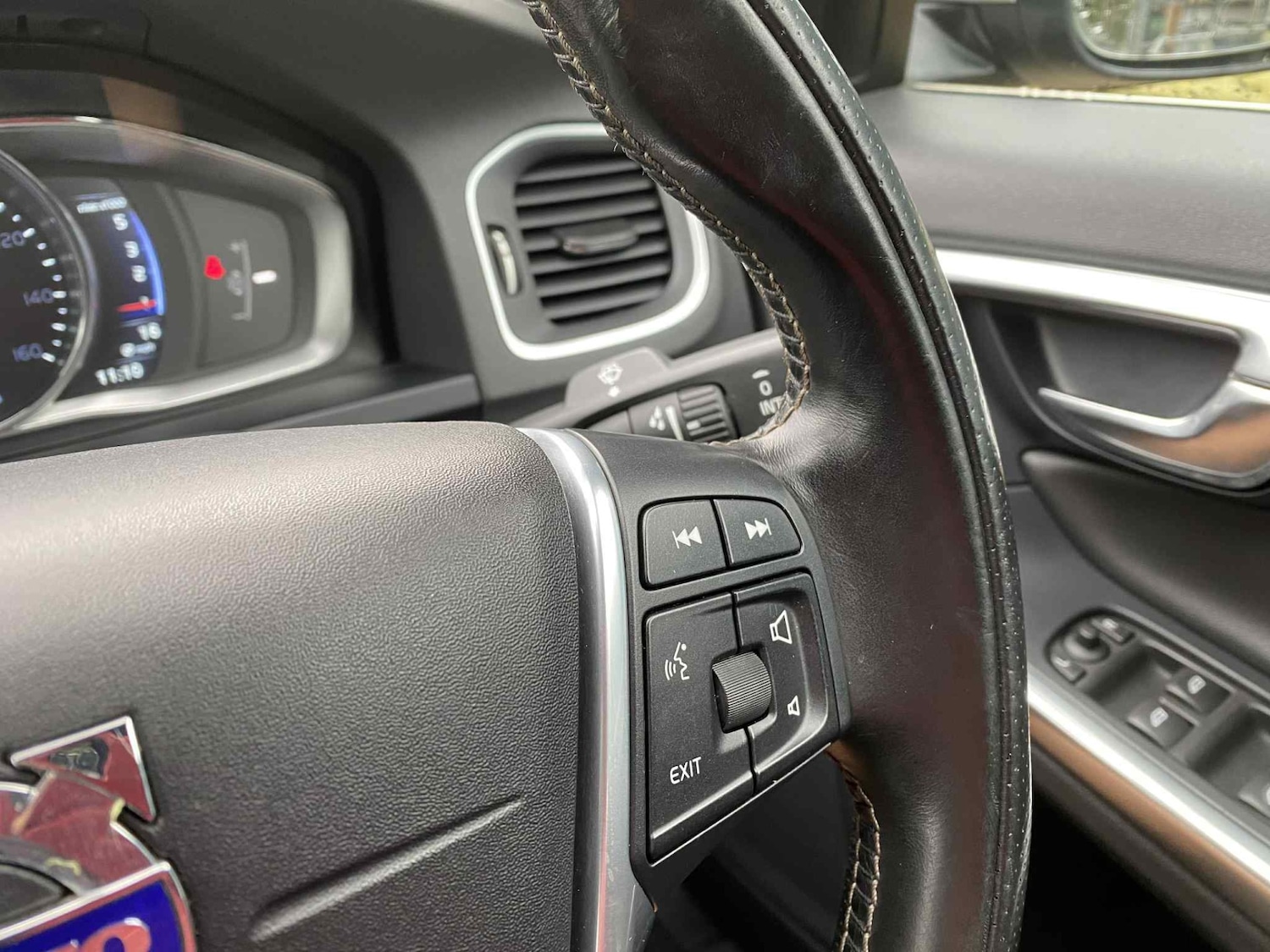 Used Volvo S60 2016 for sale - 76698946: Photo 29