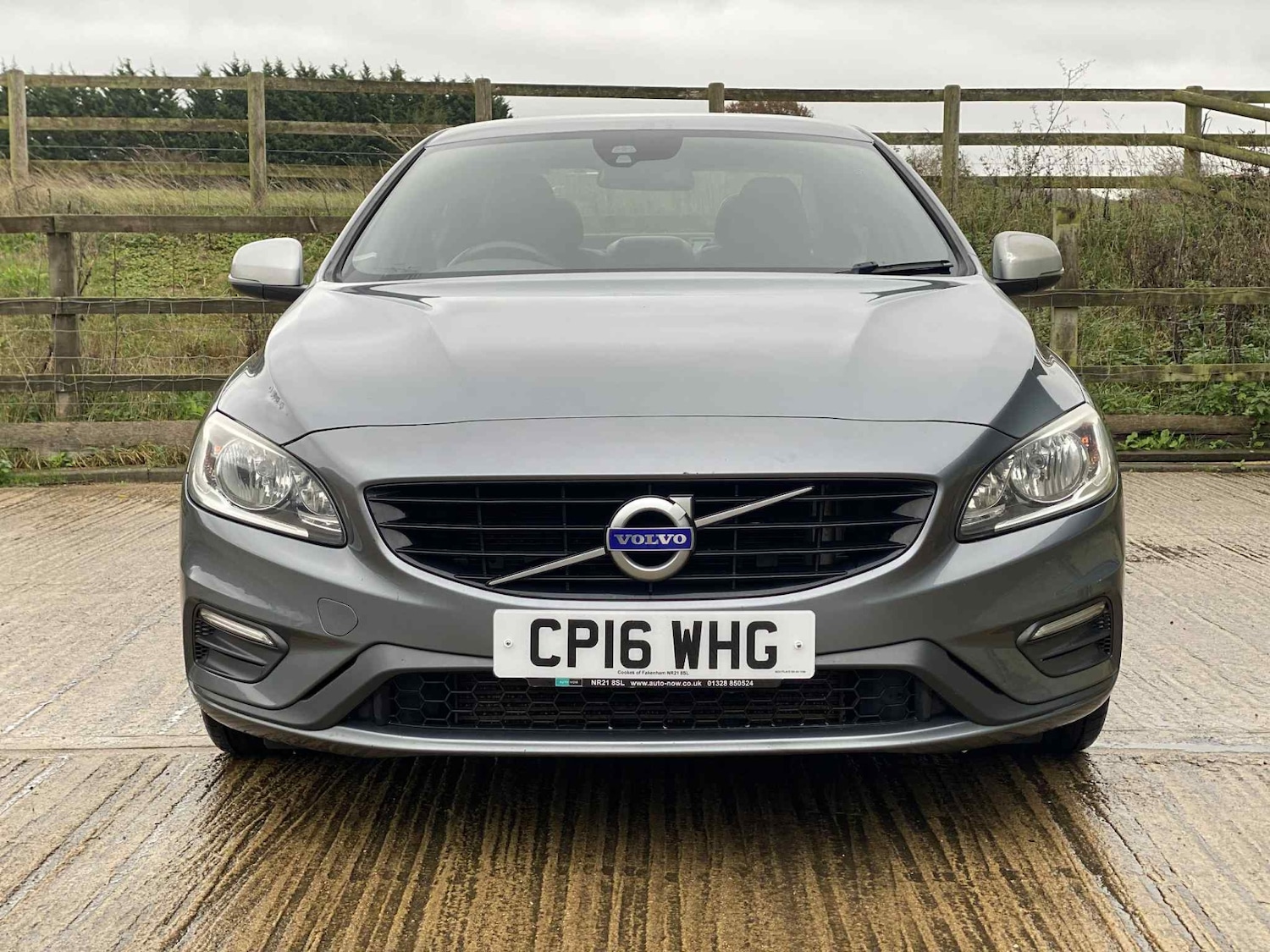 Used Volvo S60 2016 for sale - 76698946: Photo 4