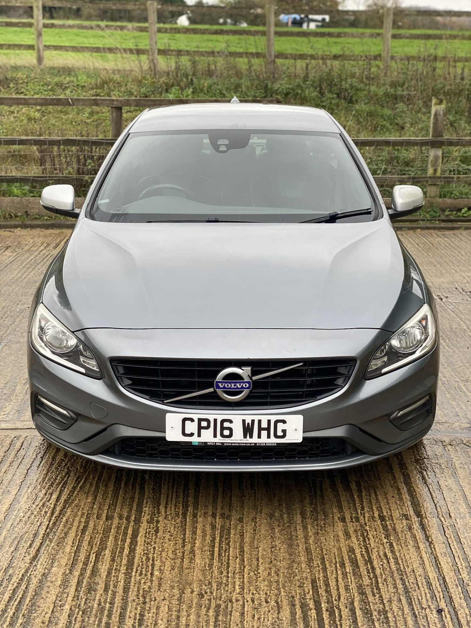 Used Volvo S60 2016 for sale - 76698946: Photo 5
