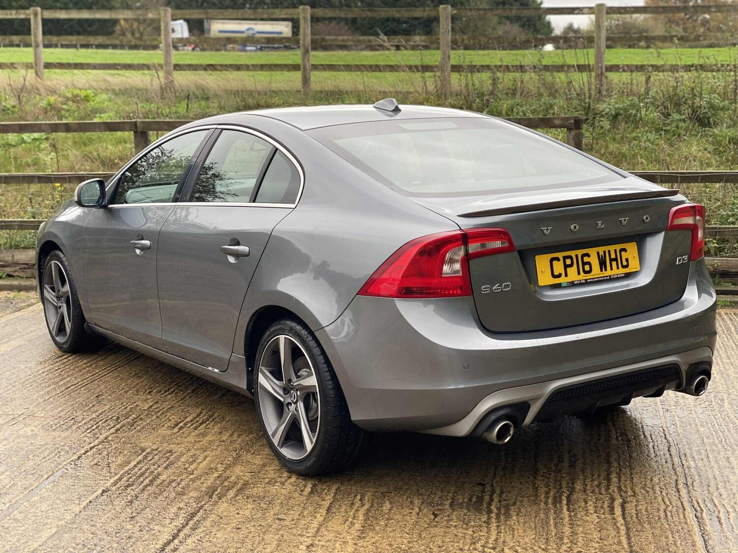 Used Volvo S60 2016 for sale - 76698946: Photo 8