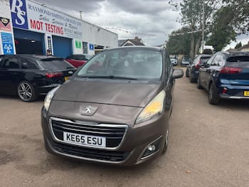 Used Peugeot 5008 2016 for sale - 79676792: Photo