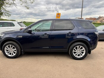 Used Land Rover Discovery Sport 2017 for sale - 79373850: Photo