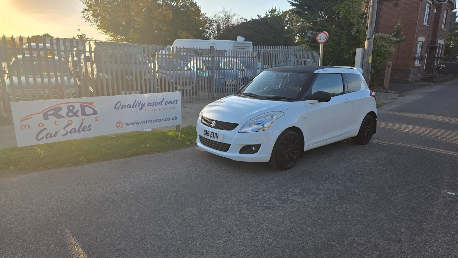 Used Suzuki Swift 2012 for sale - 76107632: Photo 1