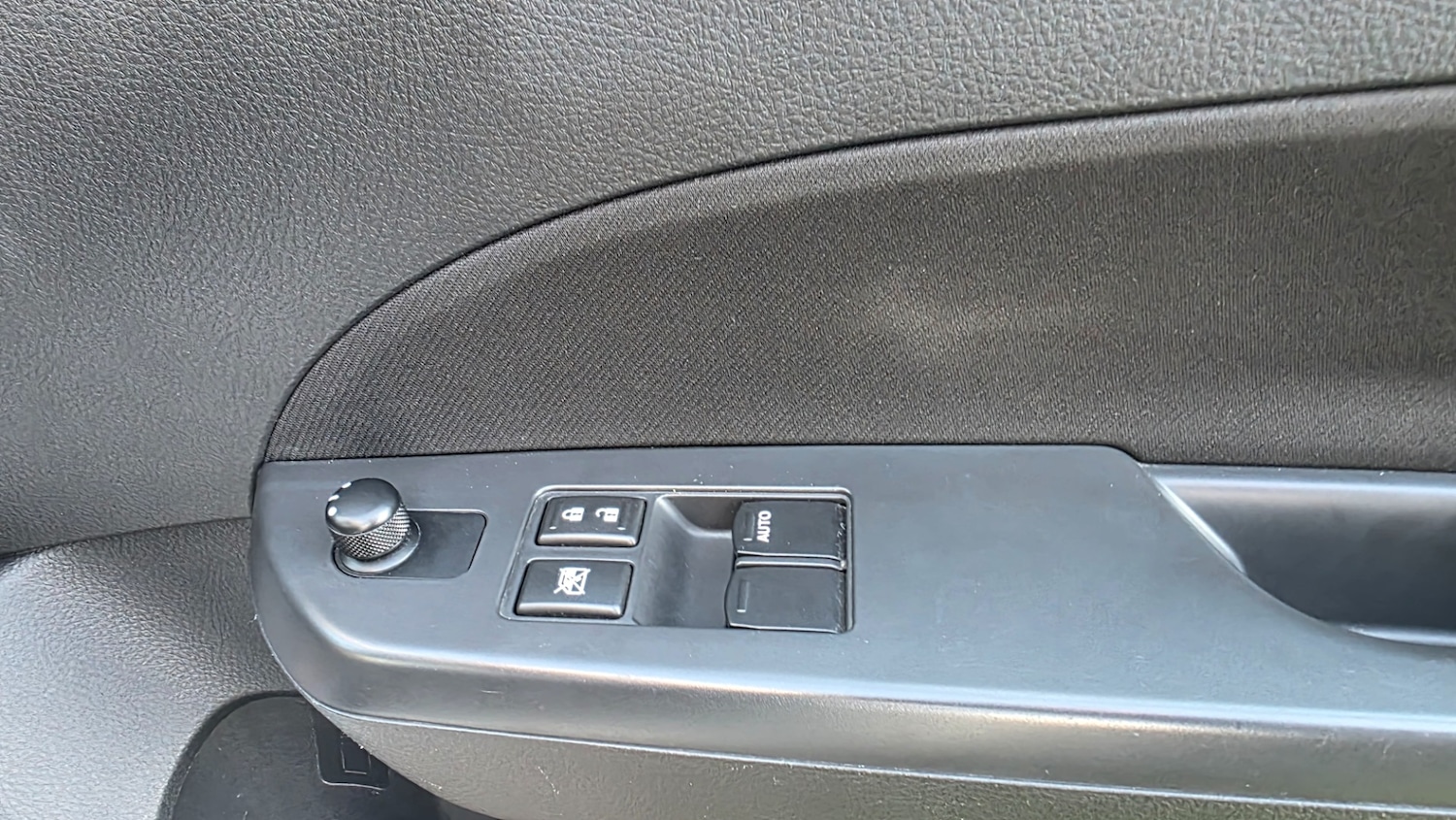 Used Suzuki Swift 2012 for sale - 76107632: Photo 13