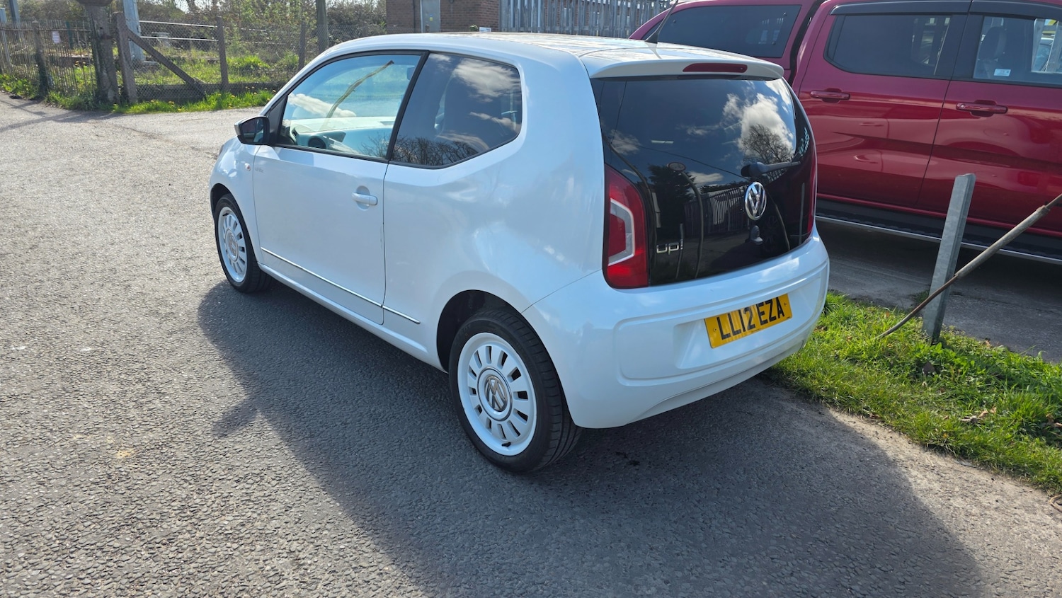 Used Volkswagen up! 2012 for sale - 77460974: Photo 2