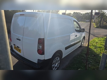 Used Peugeot Partner 2016 for sale - 76037139: Photo