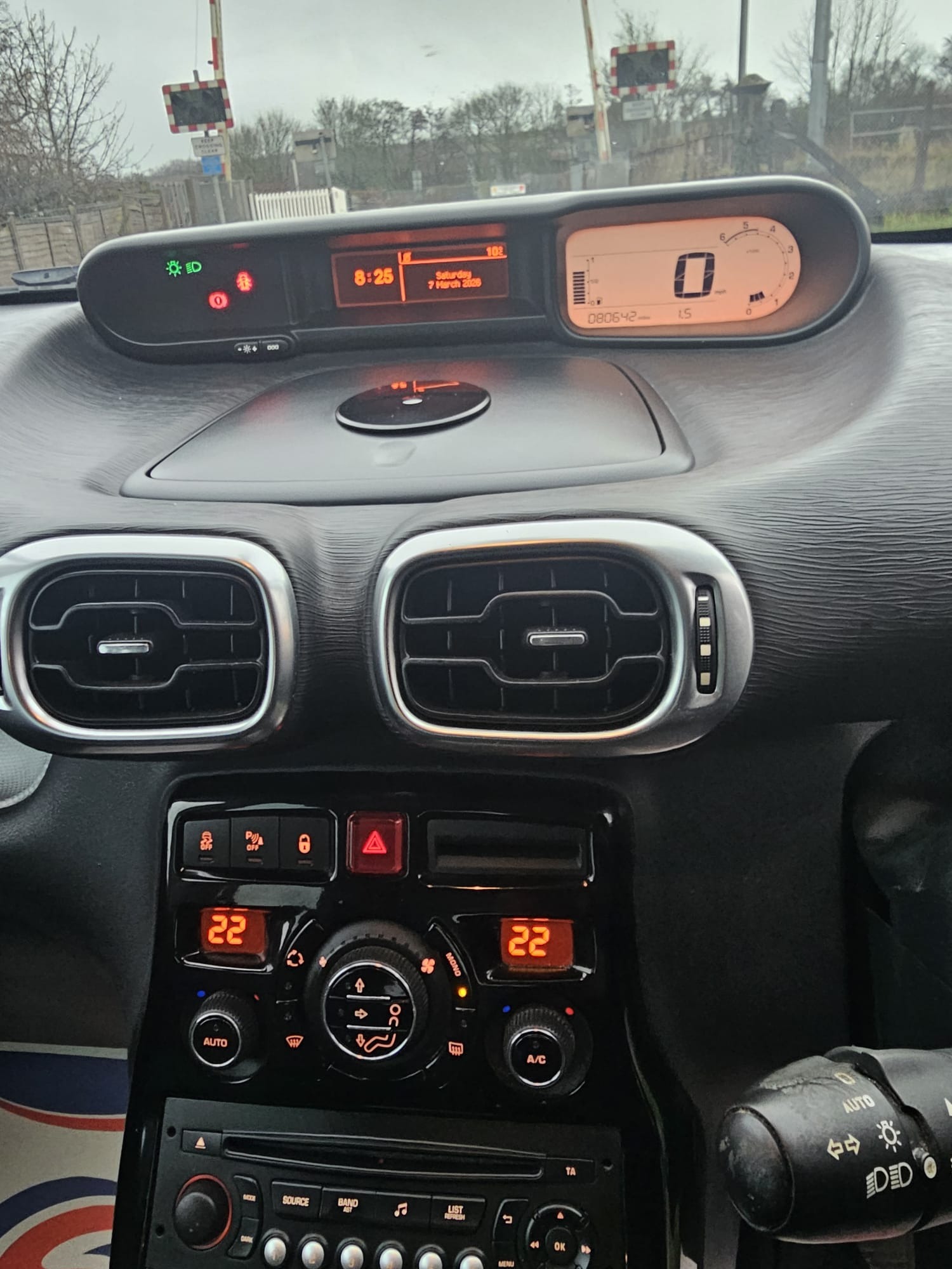 Used Citroen C3 Picasso 2016 for sale - 77166238: Photo 11