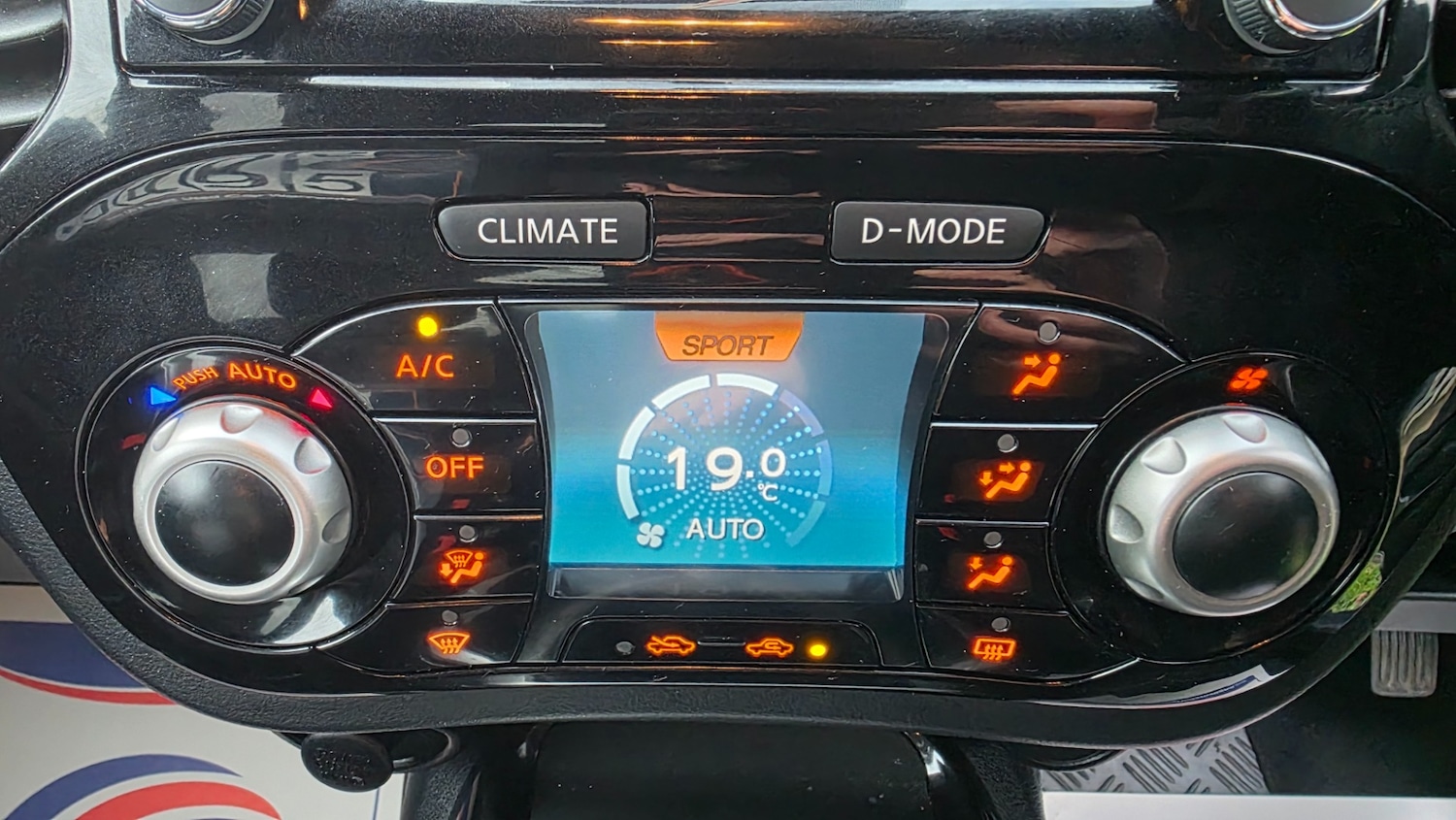 Used Nissan Juke 2015 for sale - 77460402: Photo 10