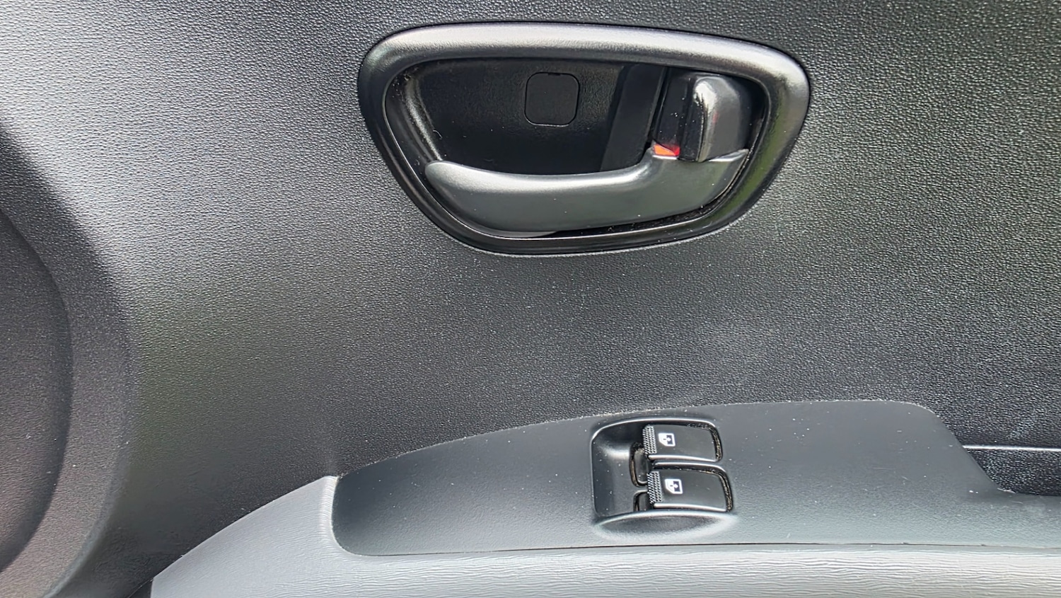 Used Hyundai i10 2013 for sale - 76411420: Photo 11