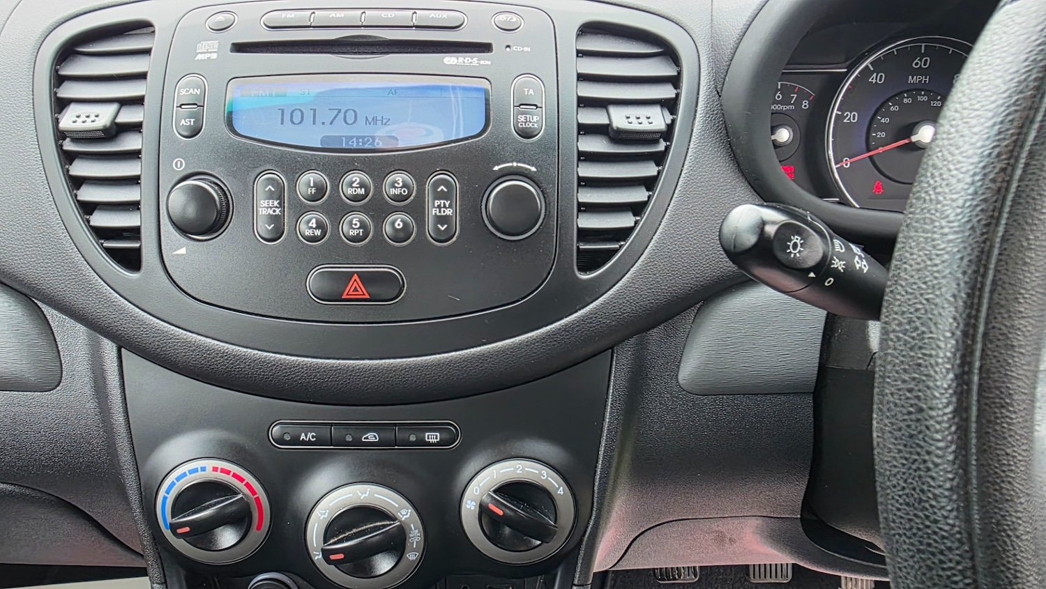 Used Hyundai i10 2013 for sale - 76411420: Photo 9