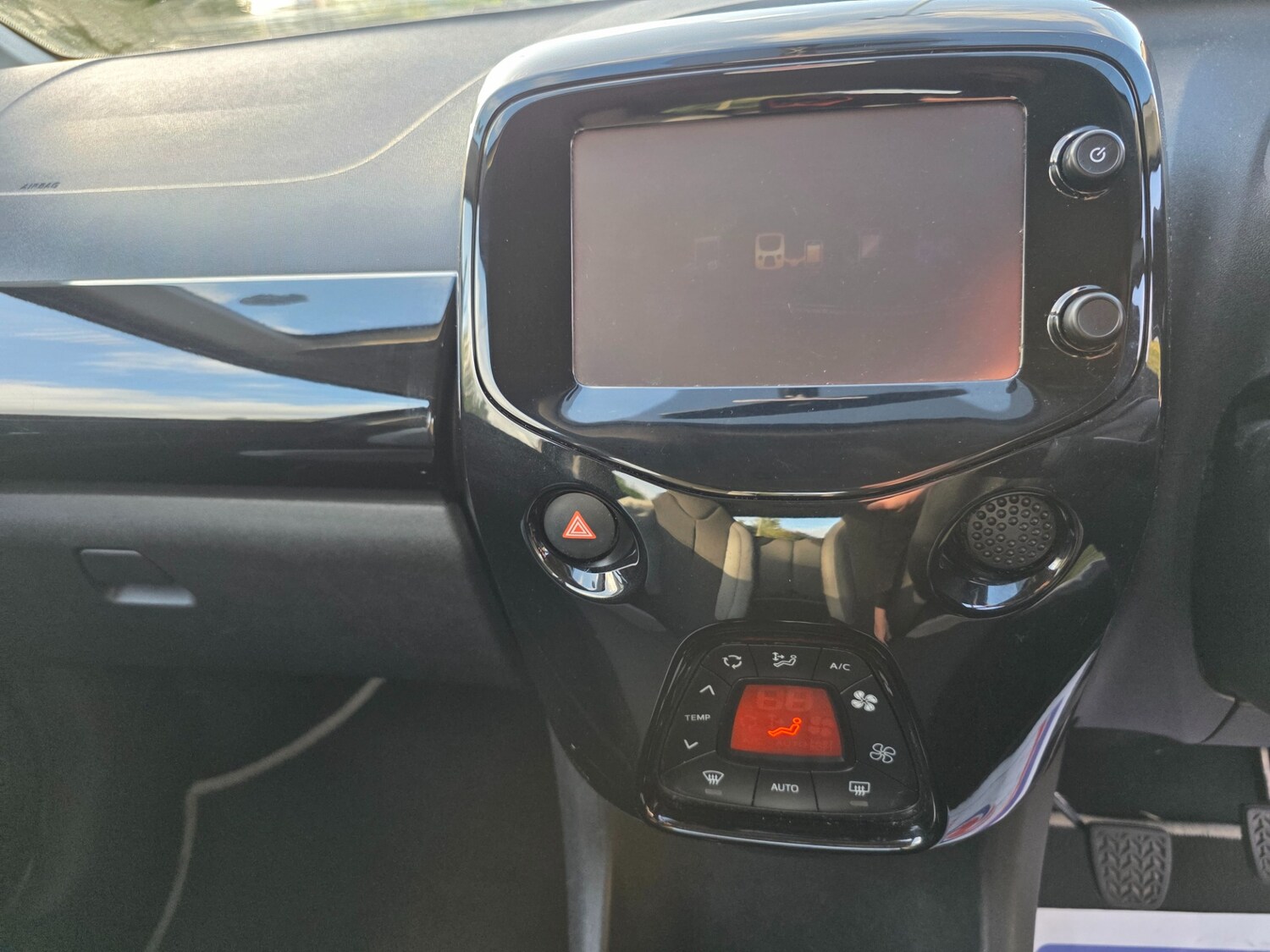 Used Toyota AYGO 2014 for sale - 75541792: Photo 9