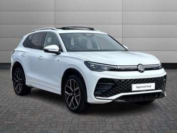 2025 - 1.5 eTSI (150ps) R-Line DSG + LEATHER/SUNROOF/COMFORT PACK Automatic 5-Door