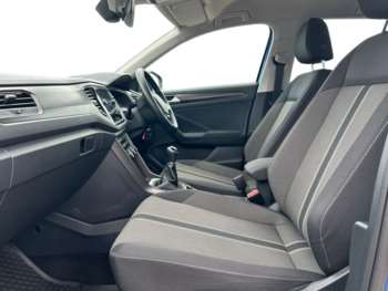 Used Volkswagen T-Roc 2019 for sale - 74682637: Photo