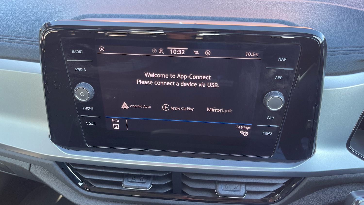 Used Volkswagen T-Roc 2022 for sale - 78018229: Photo 25