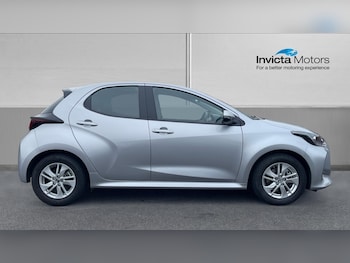Used Mazda Mazda2 HYBRID 2022 for sale - 76149103: Photo 2
