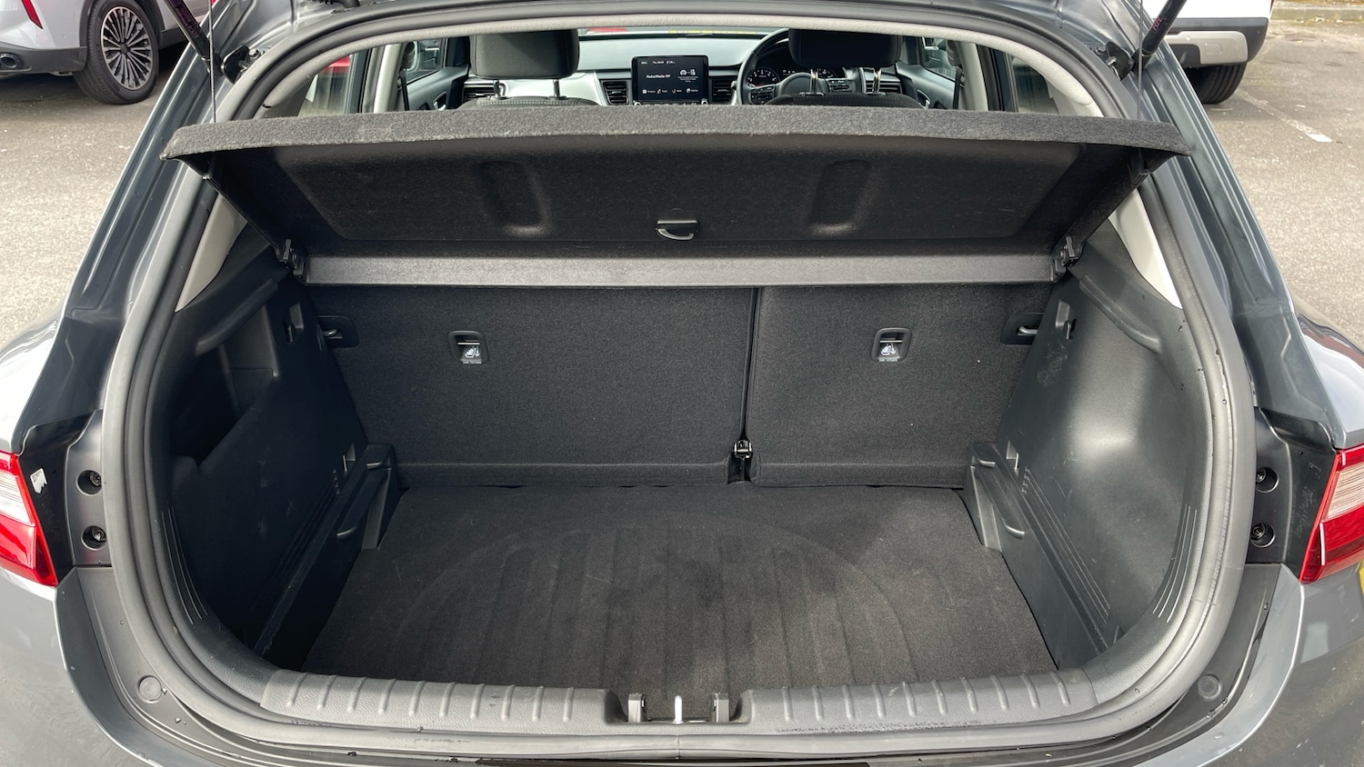 Used Kia Stonic 2023 for sale - 78018220: Photo 15