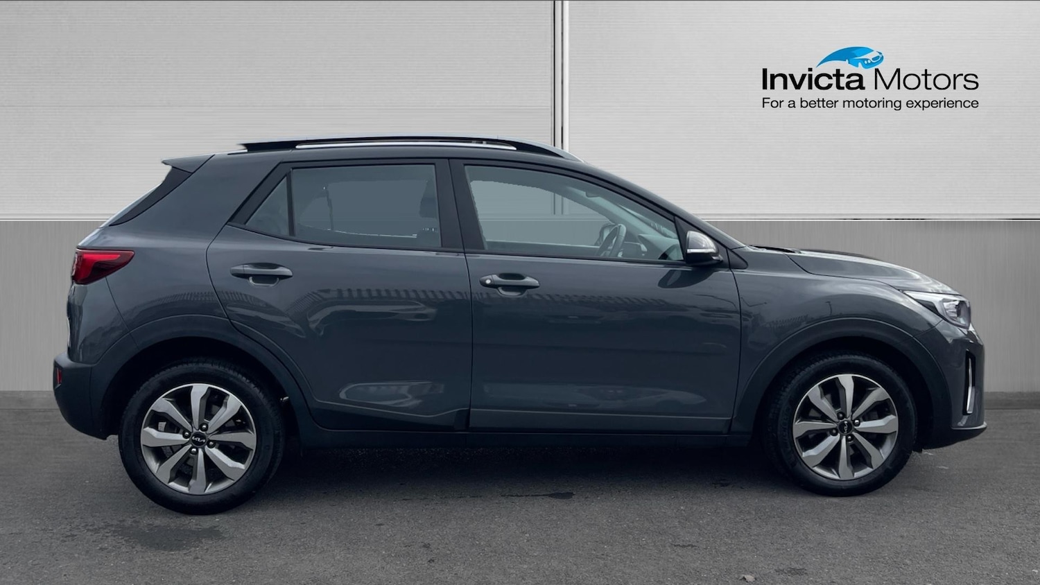 Used Kia Stonic 2023 for sale - 78018220: Photo 2