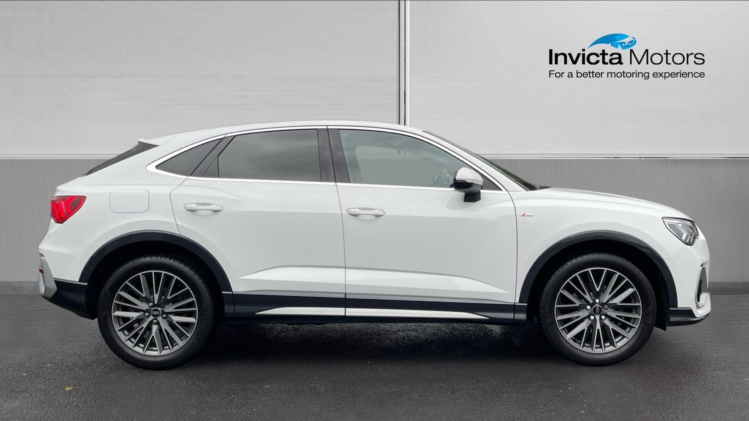 Used Audi Q3 2023 for sale - 76699579: Photo 2