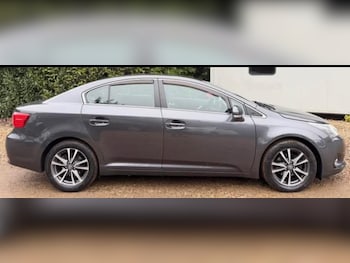 Used Toyota Avensis 2015 for sale - 77844705: Photo