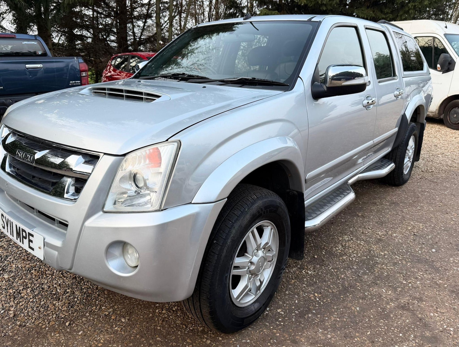 Used Isuzu Rodeo 2011 for sale - 77930955: Photo 2