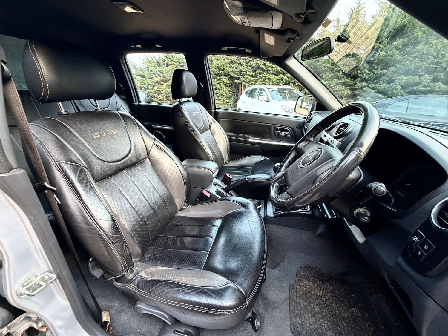 Used Isuzu Rodeo 2011 for sale - 77930955: Photo 9