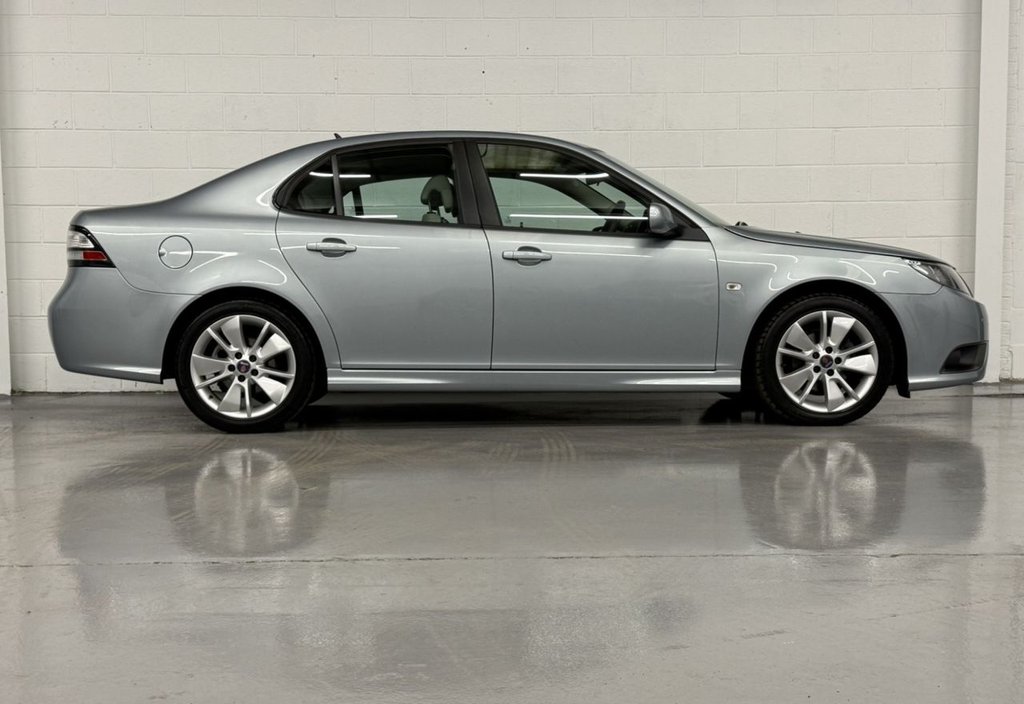 Used Saab 9-3 2010 for sale - 77667164: Photo 2