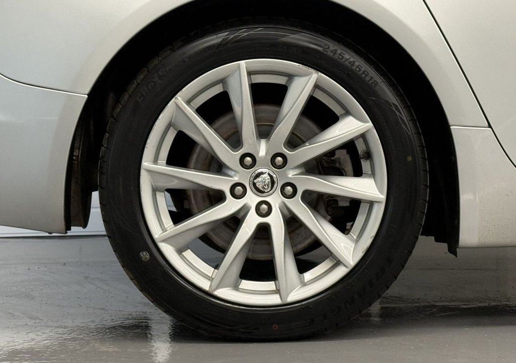 Used Jaguar XF 2013 for sale - 77027434: Photo 4