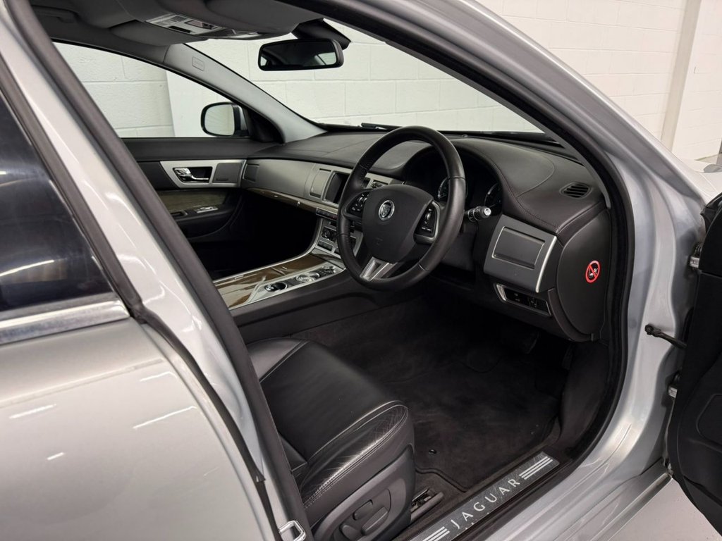 Used Jaguar XF 2013 for sale - 77027434: Photo 6
