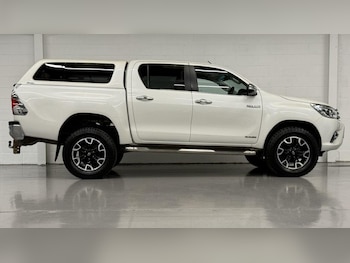 Used Toyota Hilux 2017 for sale - 79161787: Photo
