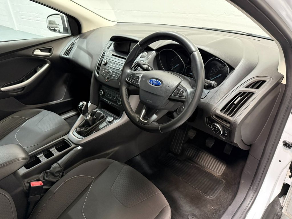 Used Ford Focus 2015 for sale - 76495918: Photo 11