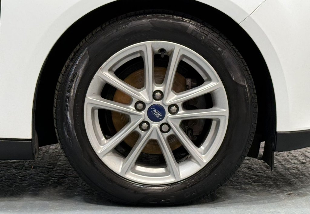 Used Ford Focus 2015 for sale - 76495918: Photo 3