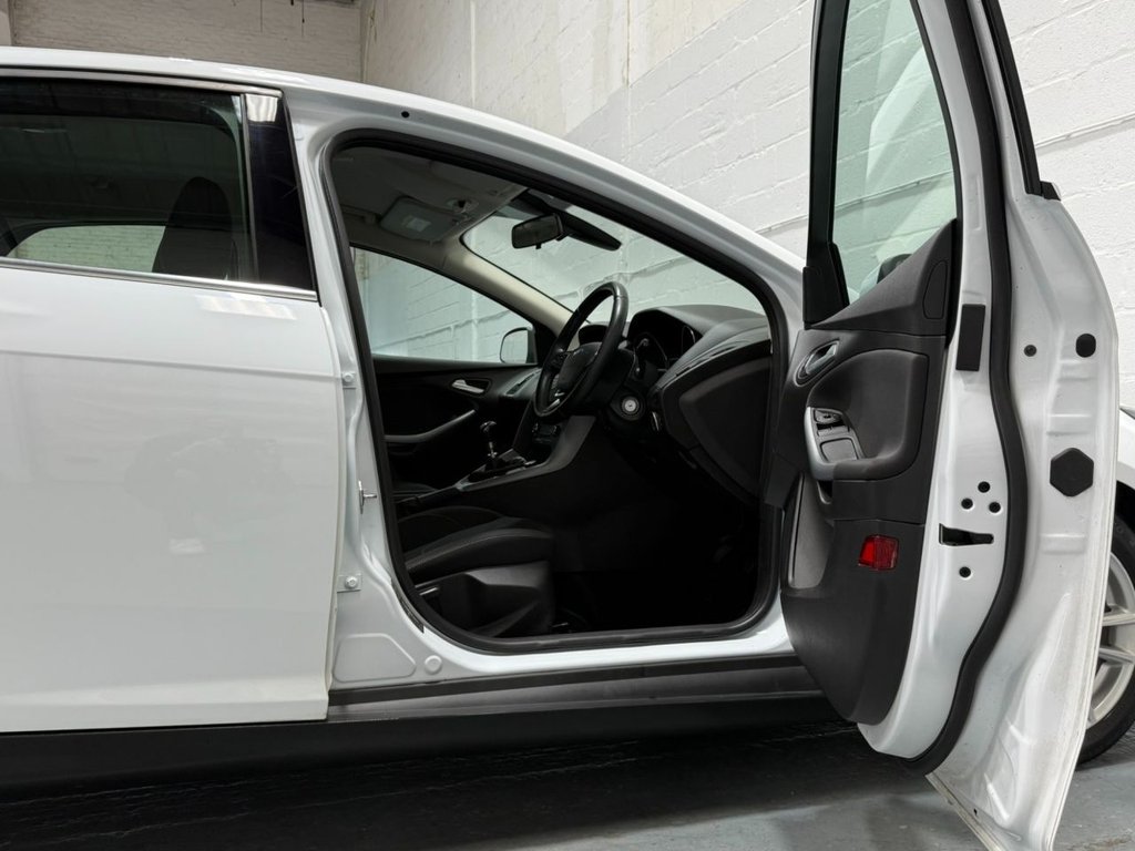 Used Ford Focus 2015 for sale - 76495918: Photo 30