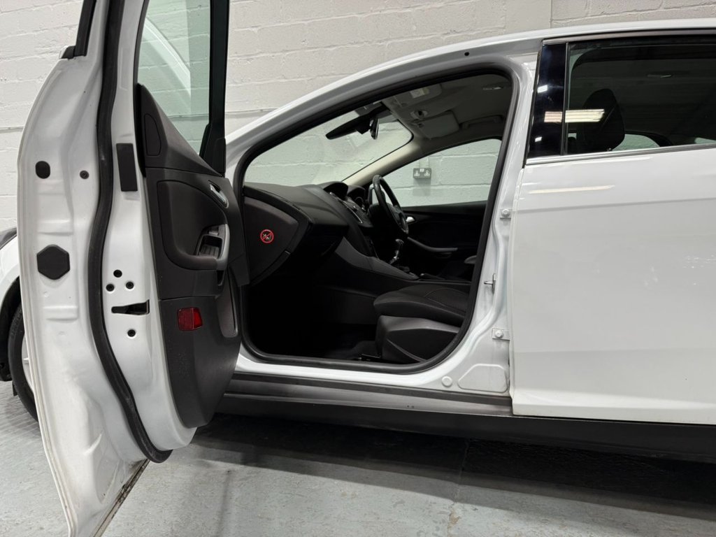 Used Ford Focus 2015 for sale - 76495918: Photo 39