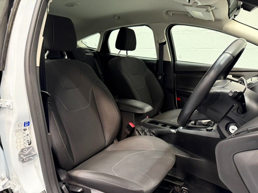 Used Ford Focus 2015 for sale - 76495918: Photo 5