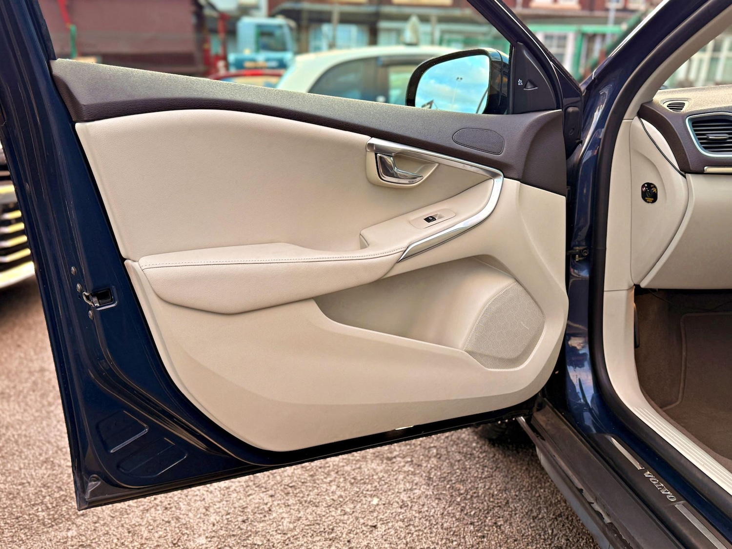 Used Volvo V40 2025 for sale - 76723962: Photo 23