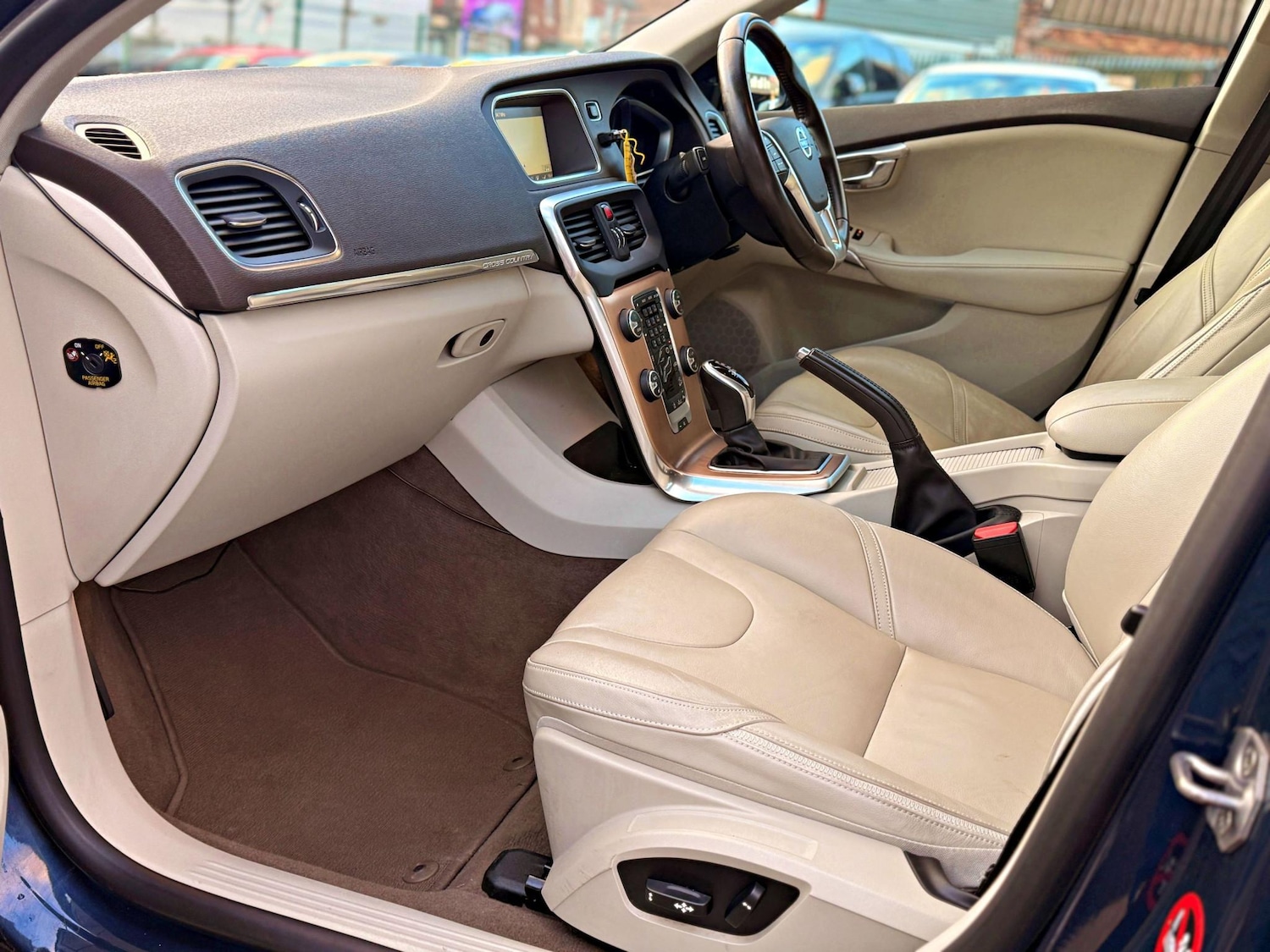 Used Volvo V40 2025 for sale - 76723962: Photo 24