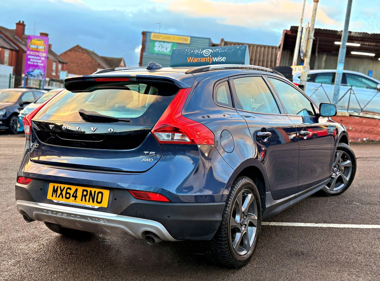 Used Volvo V40 2025 for sale - 76723962: Photo 3
