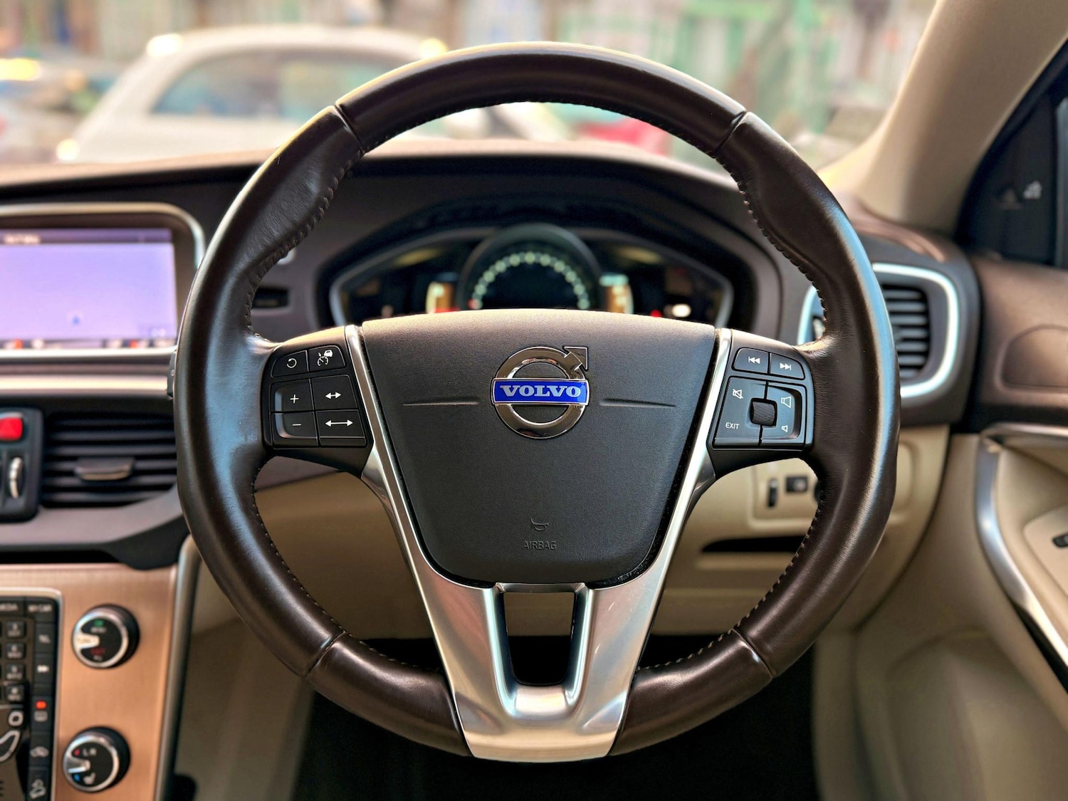 Used Volvo V40 2025 for sale - 76723962: Photo 35