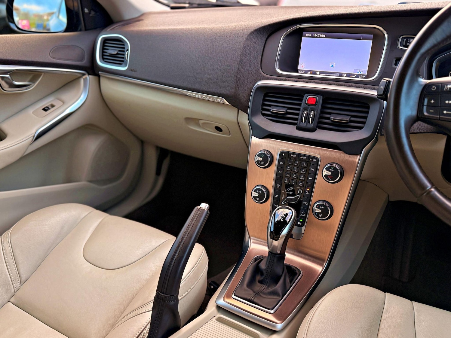 Used Volvo V40 2025 for sale - 76723962: Photo 36