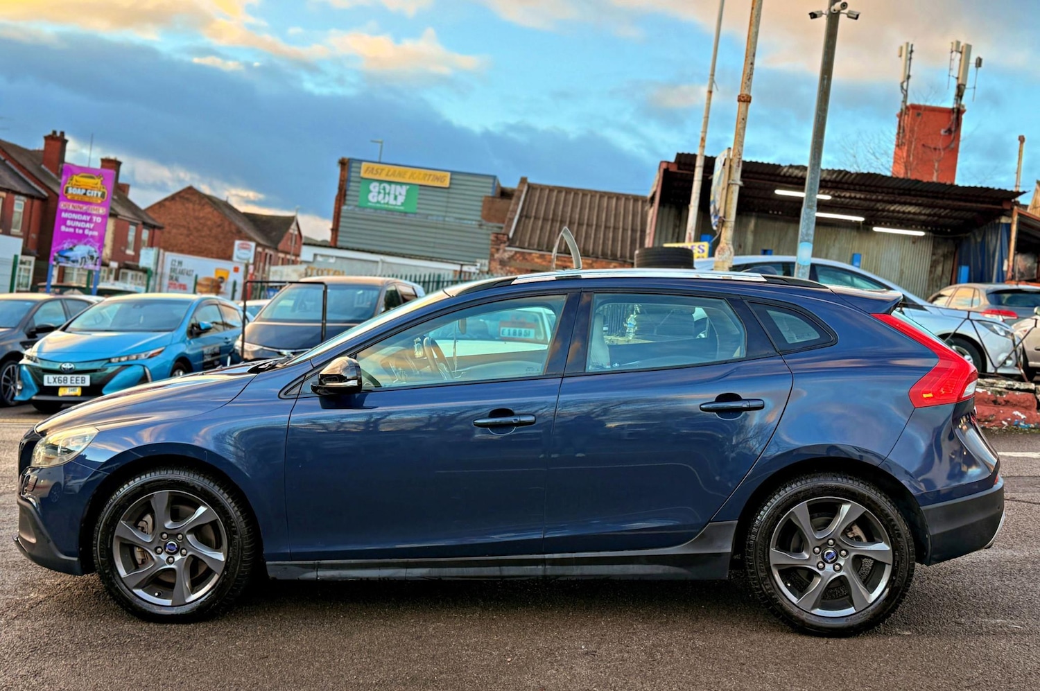 Used Volvo V40 2025 for sale - 76723962: Photo 7