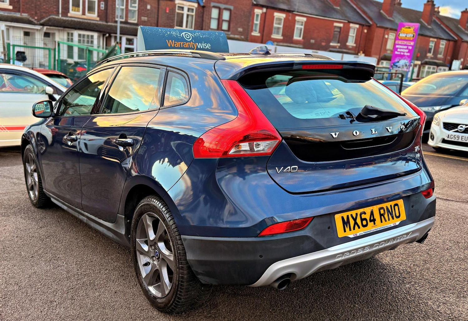 Used Volvo V40 2025 for sale - 76723962: Photo 8